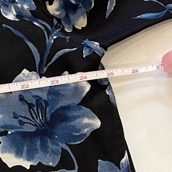 Jos. A. Bank Silk Blue Floral Tropical Camp Collar Button Down Shirt, Size XL - Picture 9 of 13